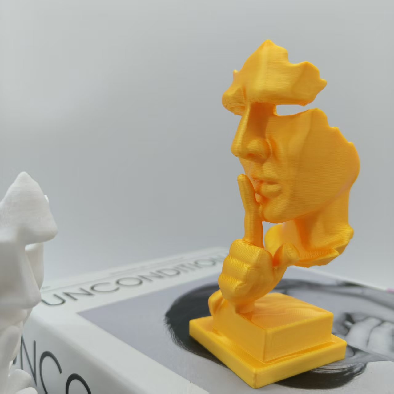 Estatua del pensador, estatua  - Office High Tech reseña y precio