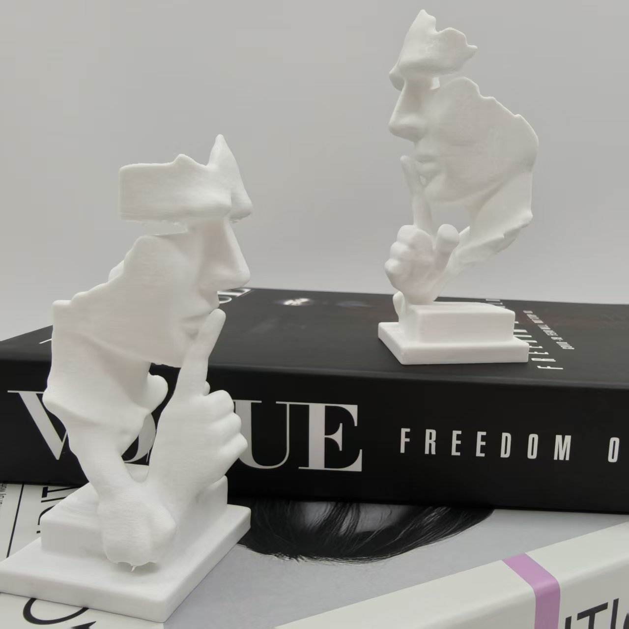 Estatua del pensador, estatua  - Office High Tech reseña y precio